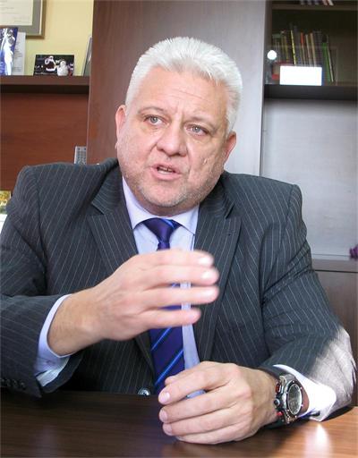 Д-р Валентин Ангелов: Открит рано, при 40% ракът е лечим. 10 сигнала за заболяване